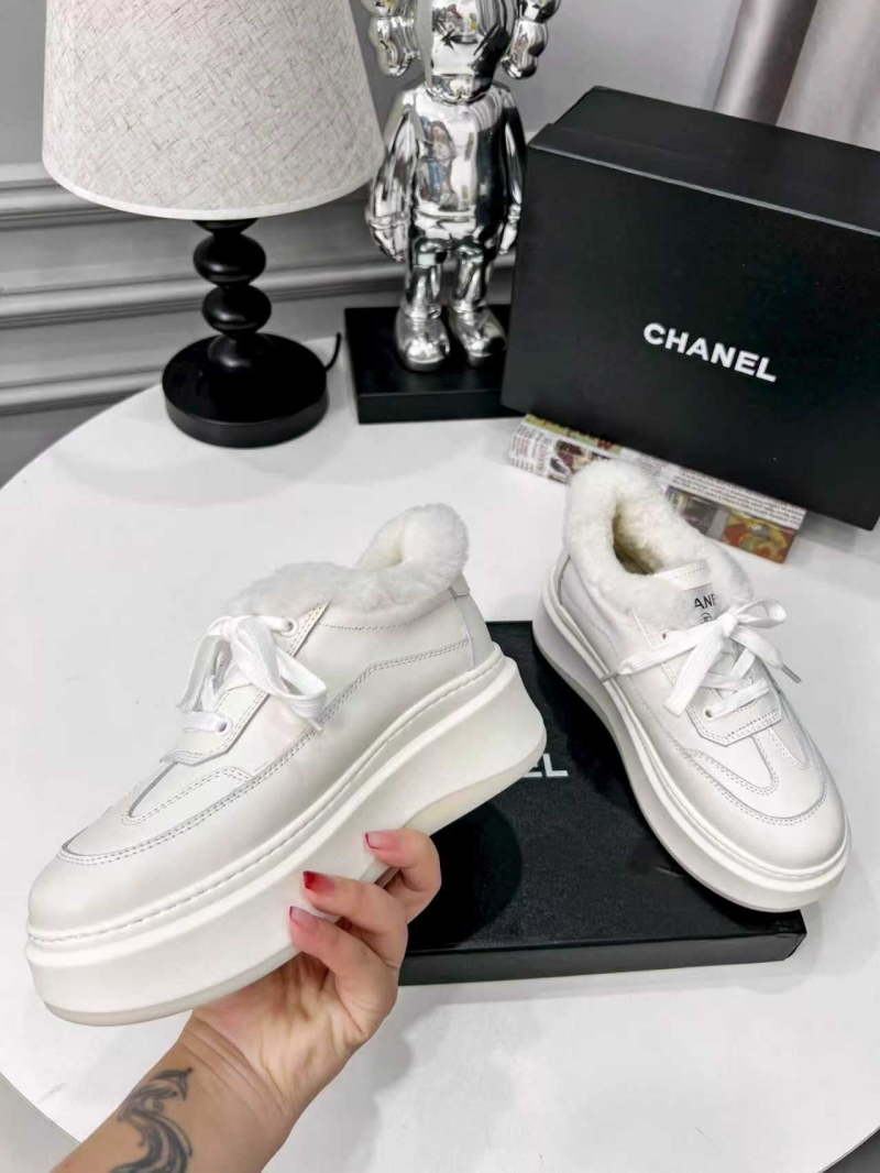 Ch**el sport shoes